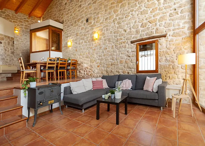 Espacioso Pajar Con Chimenea Y Bbq En El Matarrana Lledo